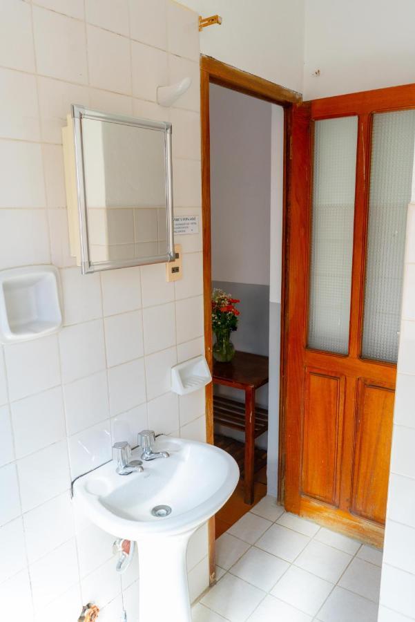 Hostal Zeballos Tarija Εξωτερικό φωτογραφία